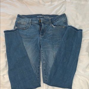 light wash distressed jeans